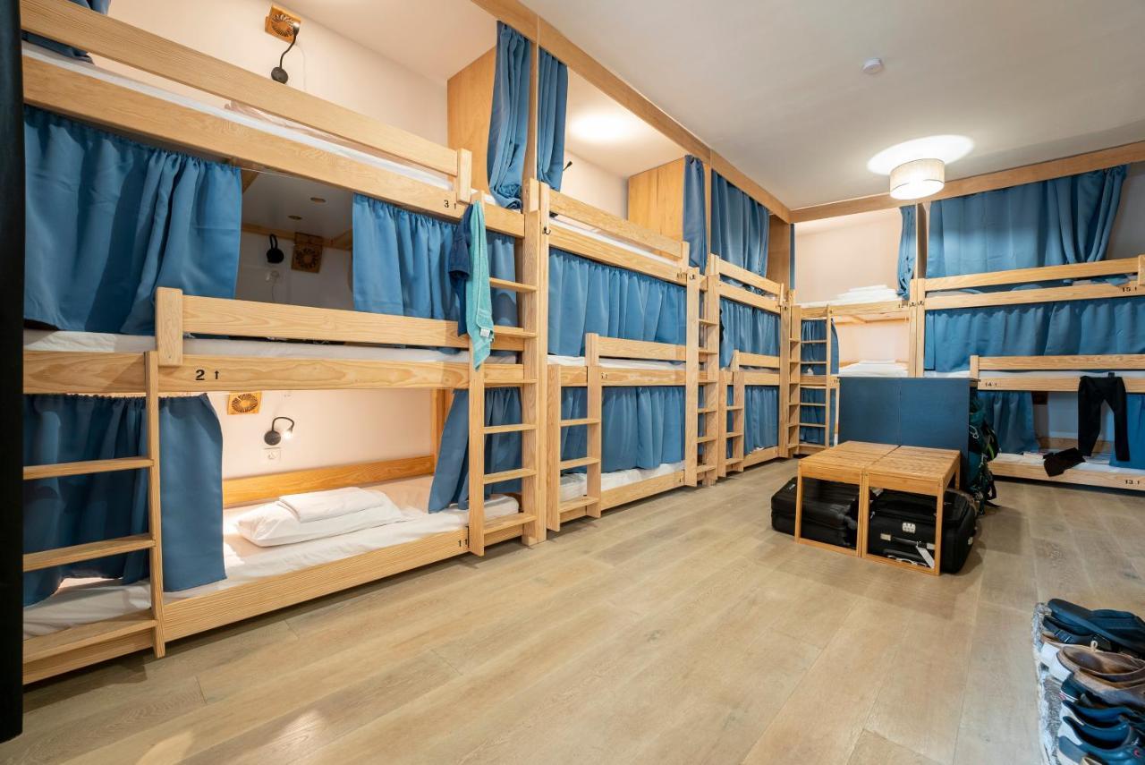 Utopy Hostel Biarritz Esterno foto