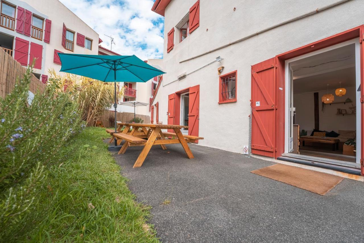 Utopy Hostel Biarritz Esterno foto